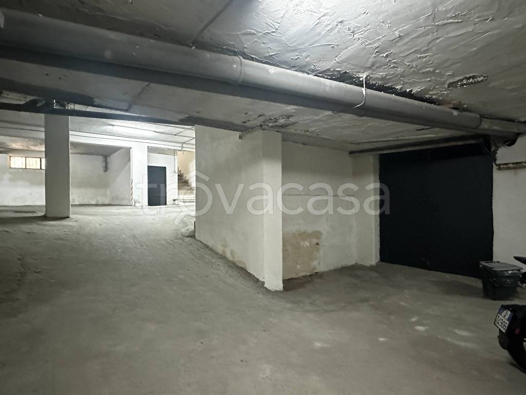 locale di sgombero in affitto a Pomigliano d'Arco