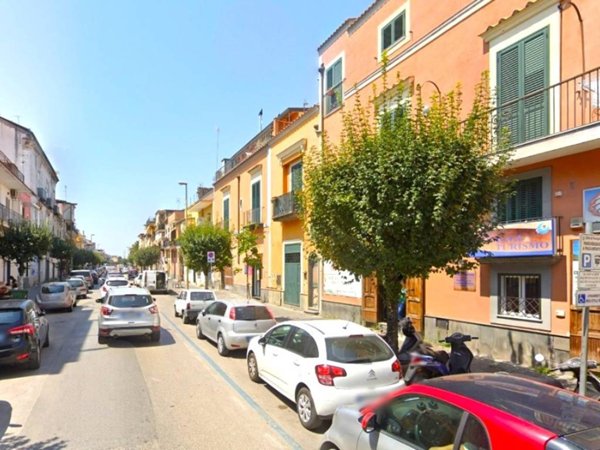 negozio in affitto a Pomigliano d'Arco