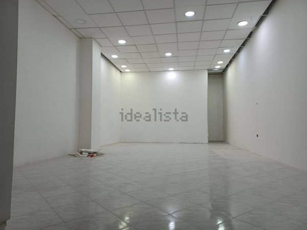locale commerciale in affitto a Pomigliano d'Arco