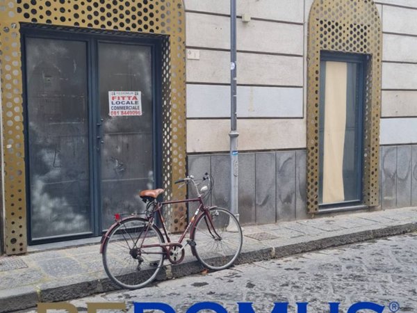 negozio in affitto a Pomigliano d'Arco