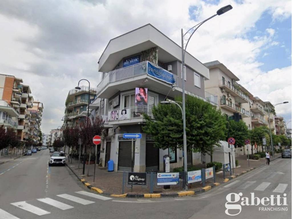 negozio in affitto a Pomigliano d'Arco