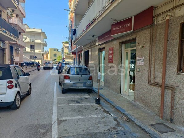 negozio in affitto a Pomigliano d'Arco