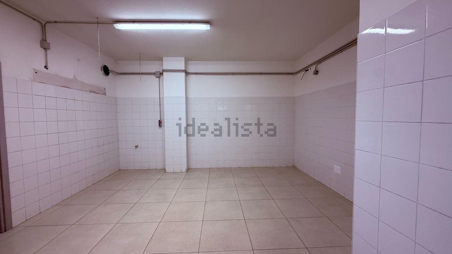 locale commerciale in affitto a Pomigliano d'Arco