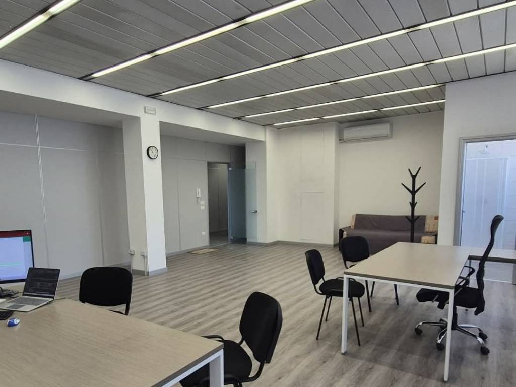 ufficio in affitto a Pomigliano d'Arco