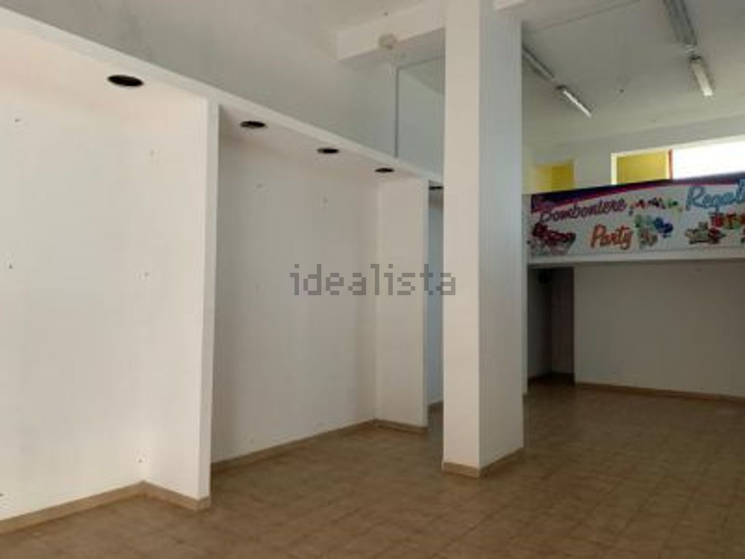 locale commerciale in affitto a Pomigliano d'Arco