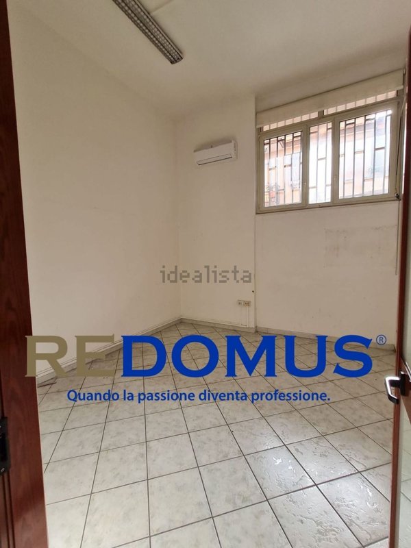 locale commerciale in affitto a Pomigliano d'Arco