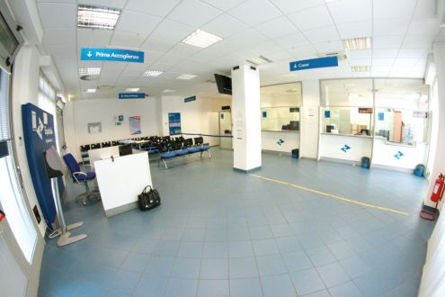 locale commerciale in affitto a Pomigliano d'Arco