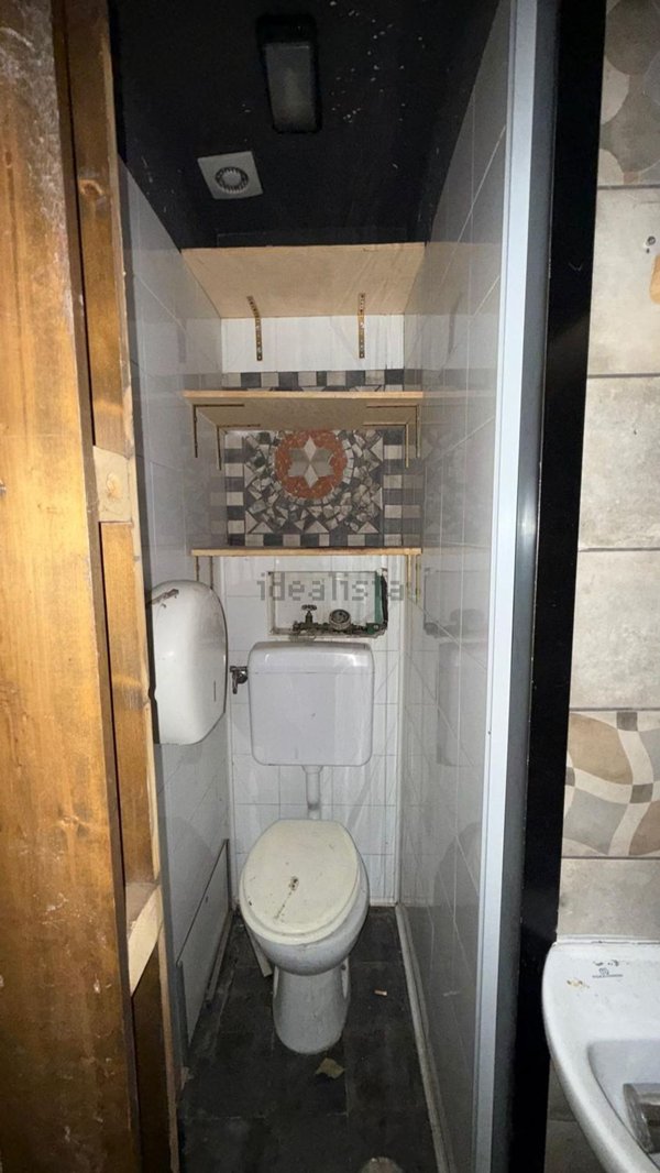 locale commerciale in affitto a Pomigliano d'Arco