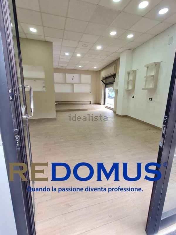 locale commerciale in affitto a Pomigliano d'Arco