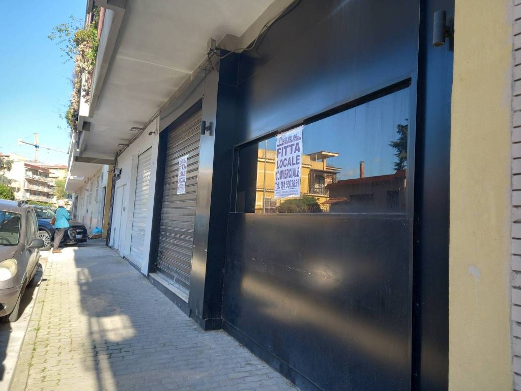 negozio in affitto a Pomigliano d'Arco