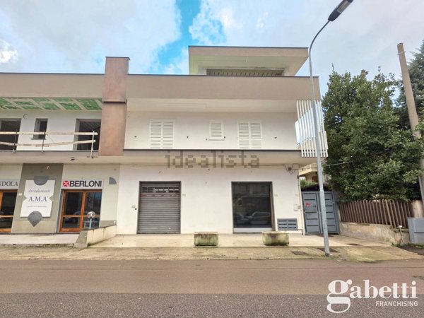 locale commerciale in affitto a Pomigliano d'Arco