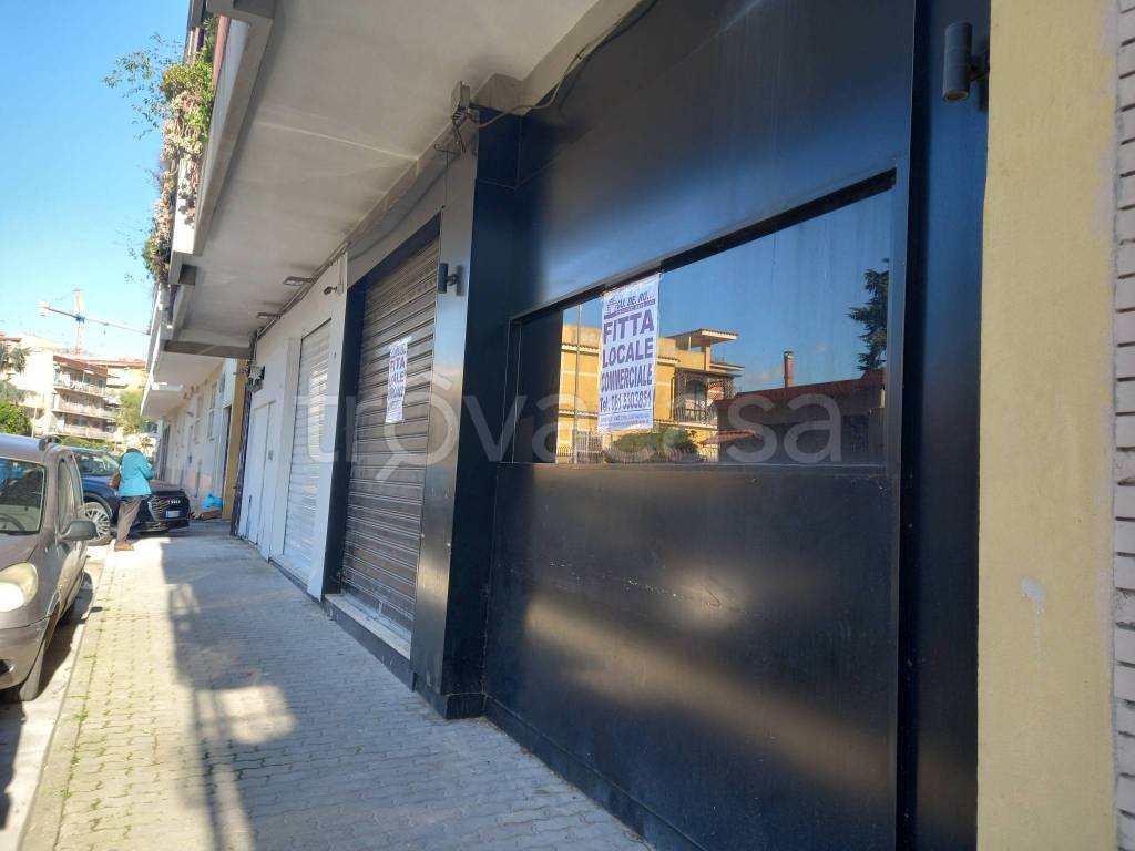 negozio in affitto a Pomigliano d'Arco
