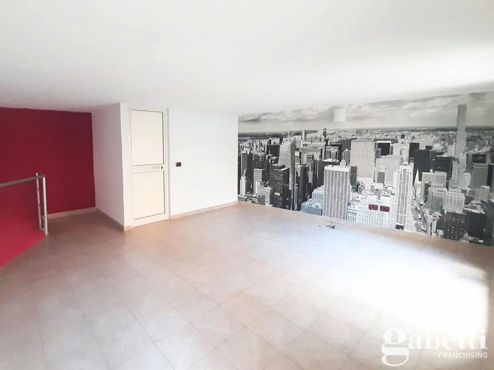 negozio in affitto a Pomigliano d'Arco