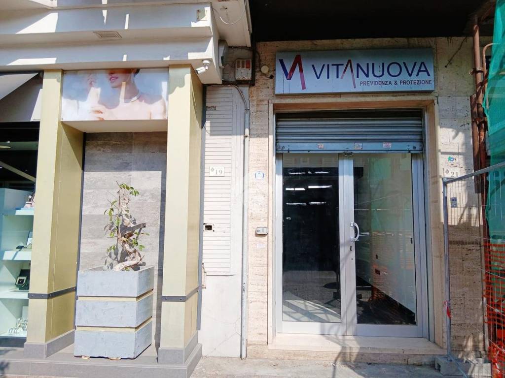 negozio in affitto a Pomigliano d'Arco