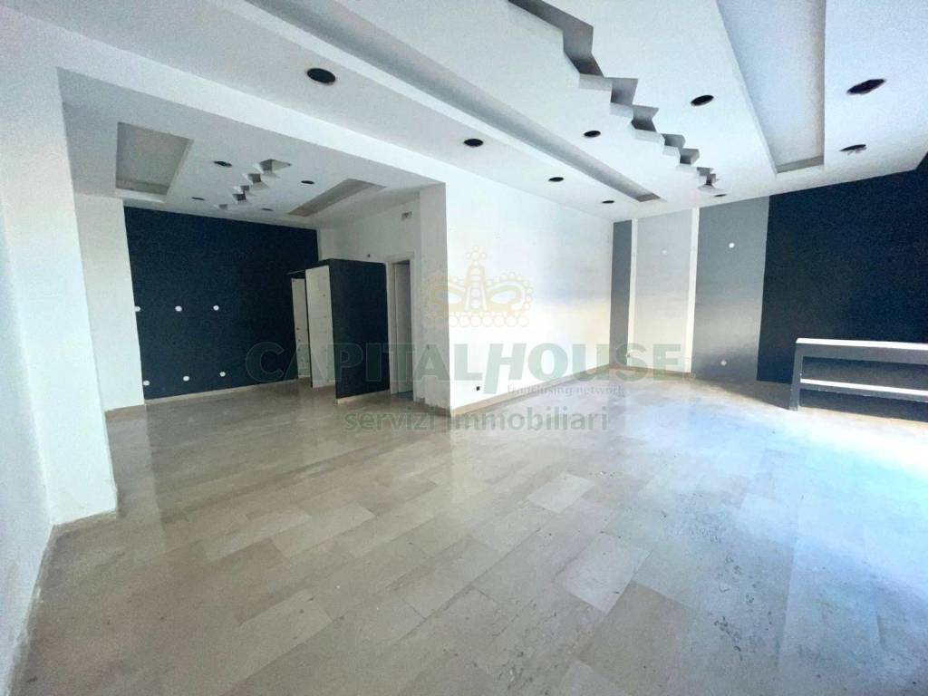 negozio in affitto a Pomigliano d'Arco