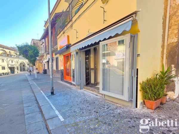 negozio in affitto a Pomigliano d'Arco