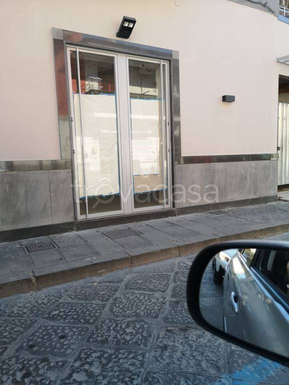 negozio in affitto a Pomigliano d'Arco
