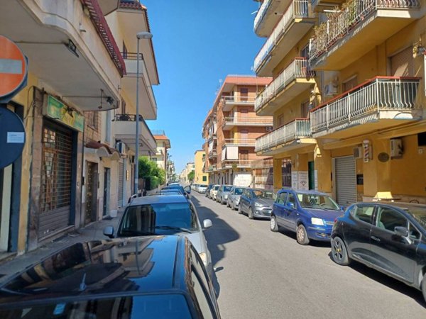 negozio in affitto a Pomigliano d'Arco