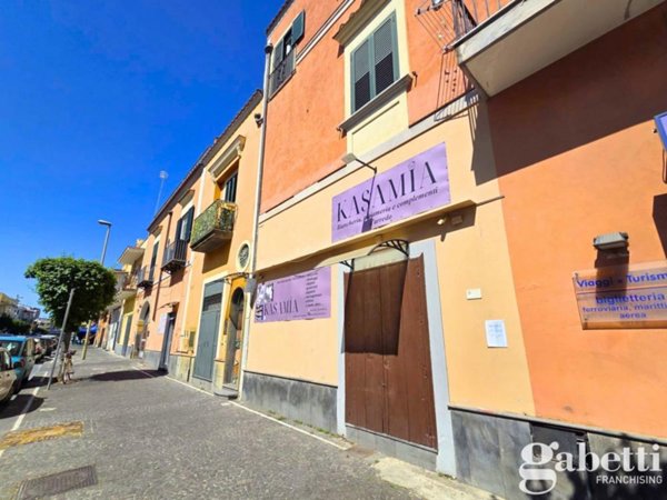 negozio in affitto a Pomigliano d'Arco