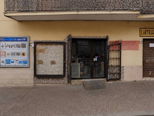 locale commerciale in affitto a Pomigliano d'Arco
