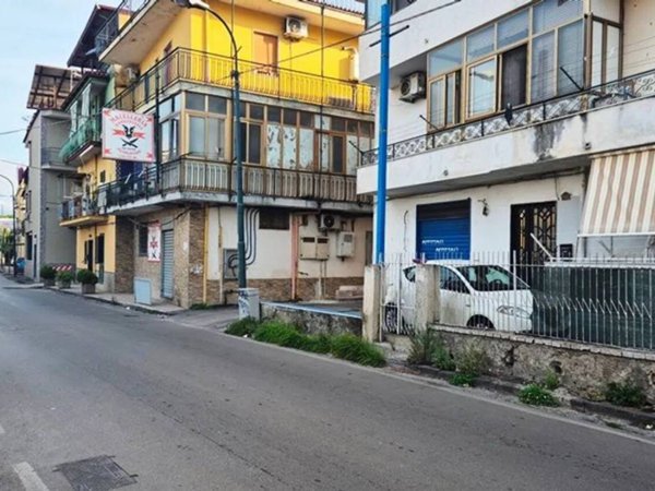 negozio in affitto a Pompei