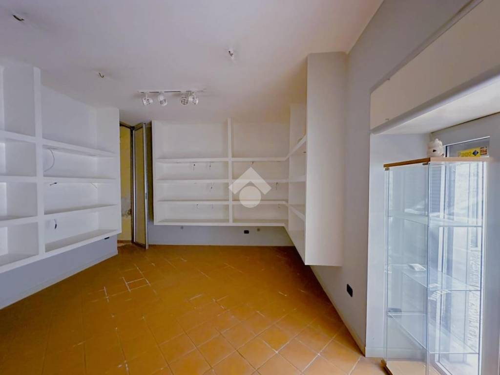 negozio in affitto a Portici