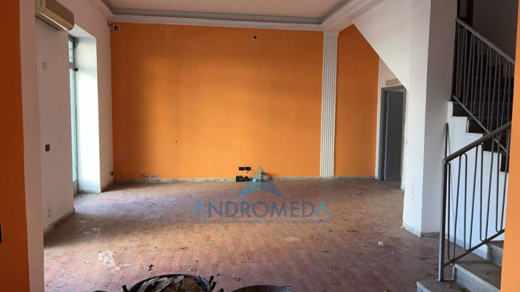 intera palazzina in affitto a Portici