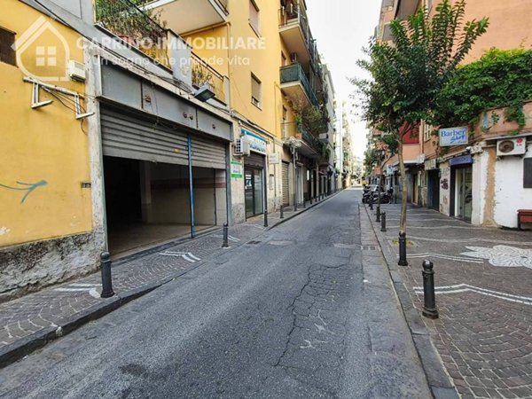 negozio in affitto a Portici in zona Libertà