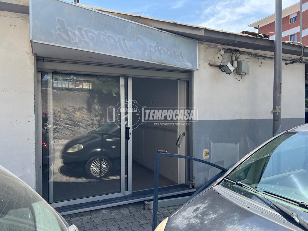 negozio in affitto a Portici