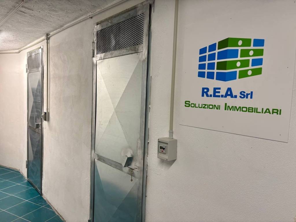 locale commerciale in affitto a Portici in zona Libertà