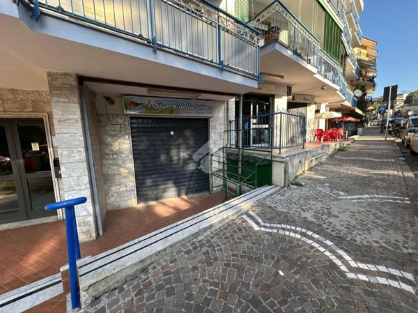 locale commerciale in affitto a Portici