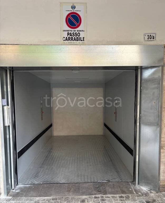 locale commerciale in affitto a Portici