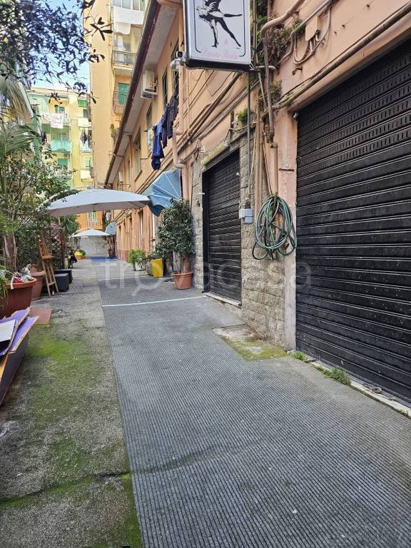 negozio in affitto a Portici in zona Libertà