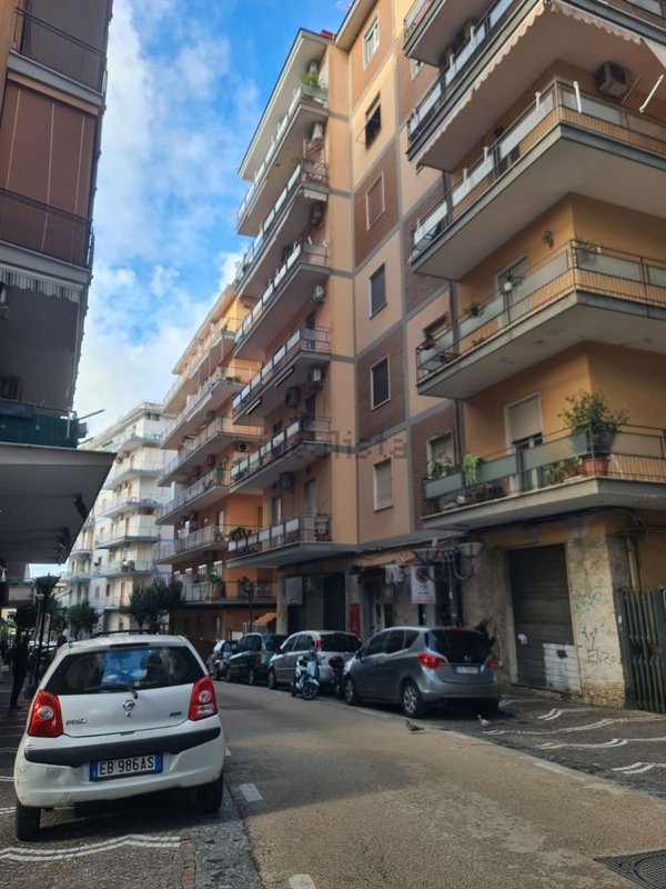 locale commerciale in affitto a Portici