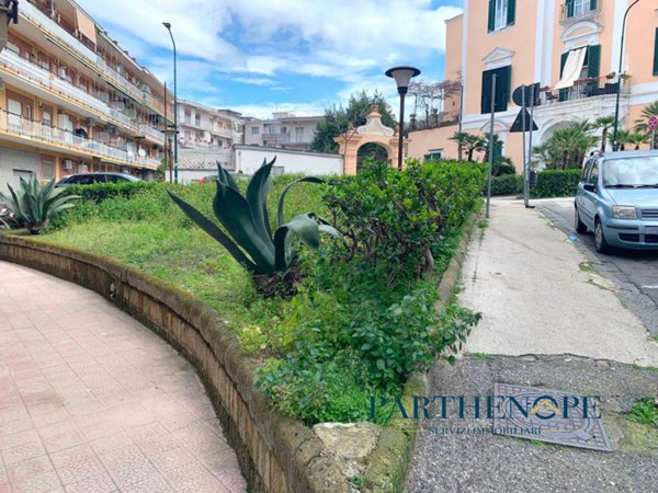 negozio in affitto a Portici in zona Bellavista