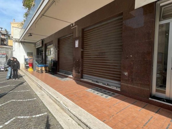 negozio in affitto a Portici