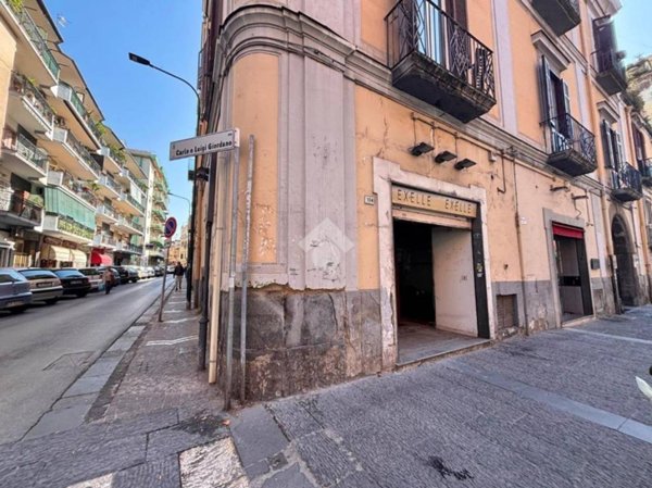 negozio in affitto a Portici