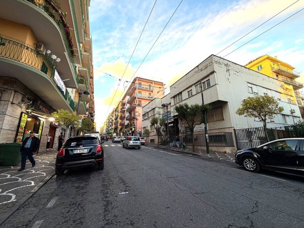 locale commerciale in affitto a Portici in zona Libertà