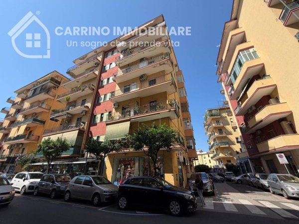 negozio in affitto a Portici