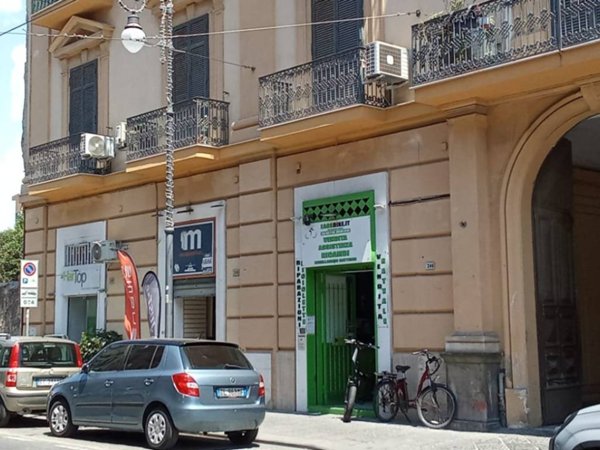 negozio in affitto a Portici in zona Bellavista