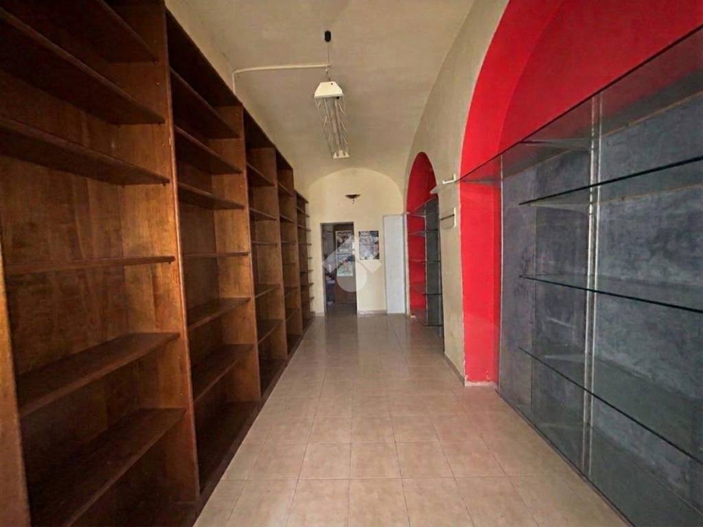 locale commerciale in affitto a Portici