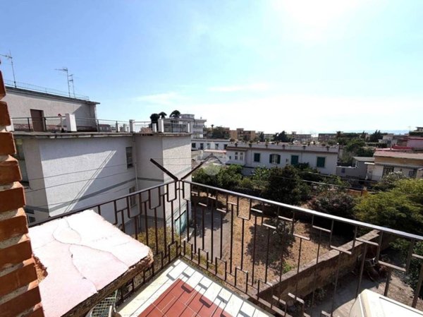 appartamento in affitto a Portici in zona Cavalli di Bronzo