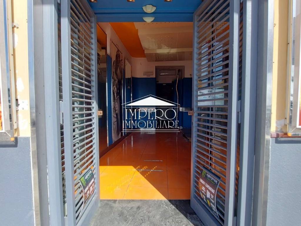 negozio in affitto a Pozzuoli