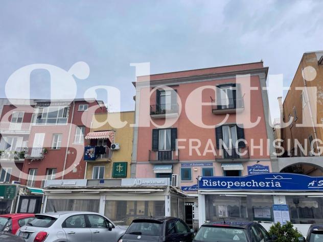 negozio in affitto a Pozzuoli
