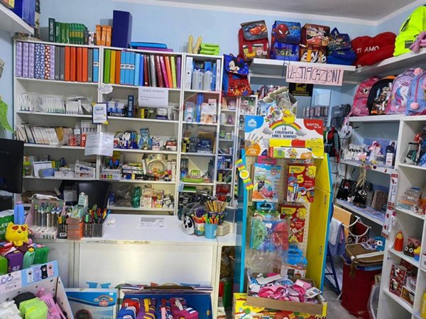 negozio in affitto a Pozzuoli