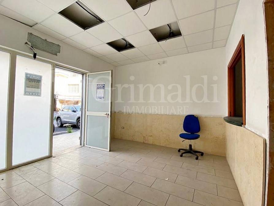 ufficio in affitto a Pozzuoli in zona Monterusciello