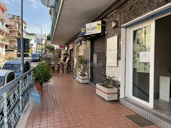 locale commerciale in affitto a Pozzuoli in zona Licola Lido