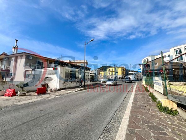 ufficio in affitto a Pozzuoli in zona Arco Felice