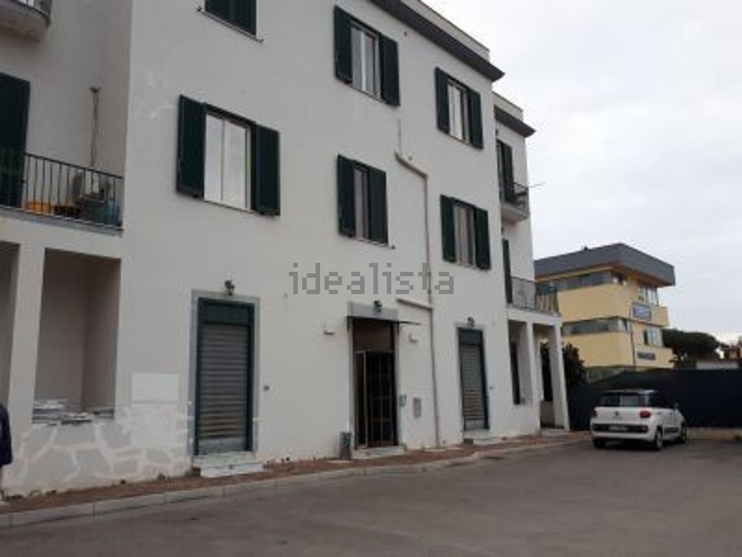 locale commerciale in affitto a Pozzuoli in zona Arco Felice
