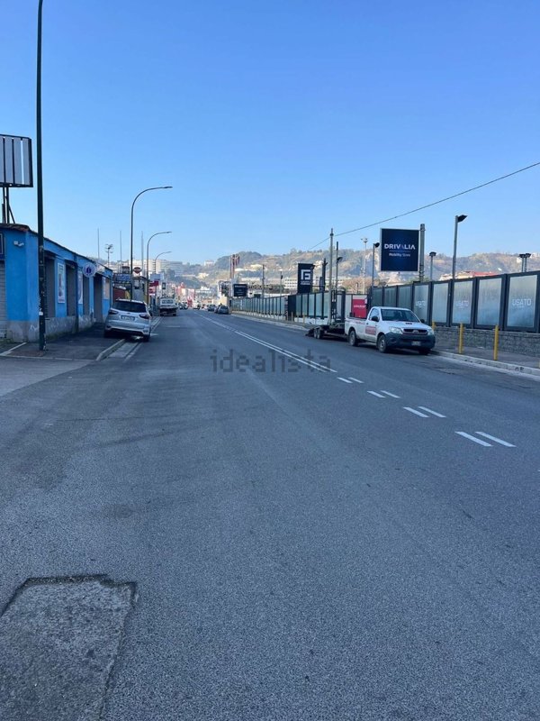 capannone in affitto a Pozzuoli